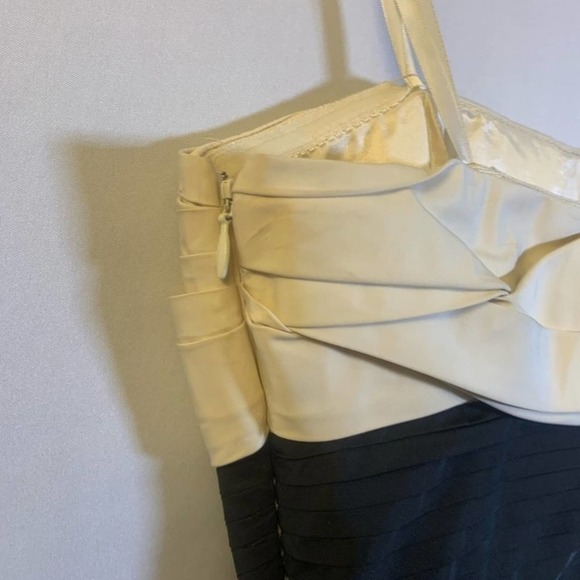 𝅺BCBGMAXAZRIA Blue and cream bubble mini dress 0 - Picture 7 of 11